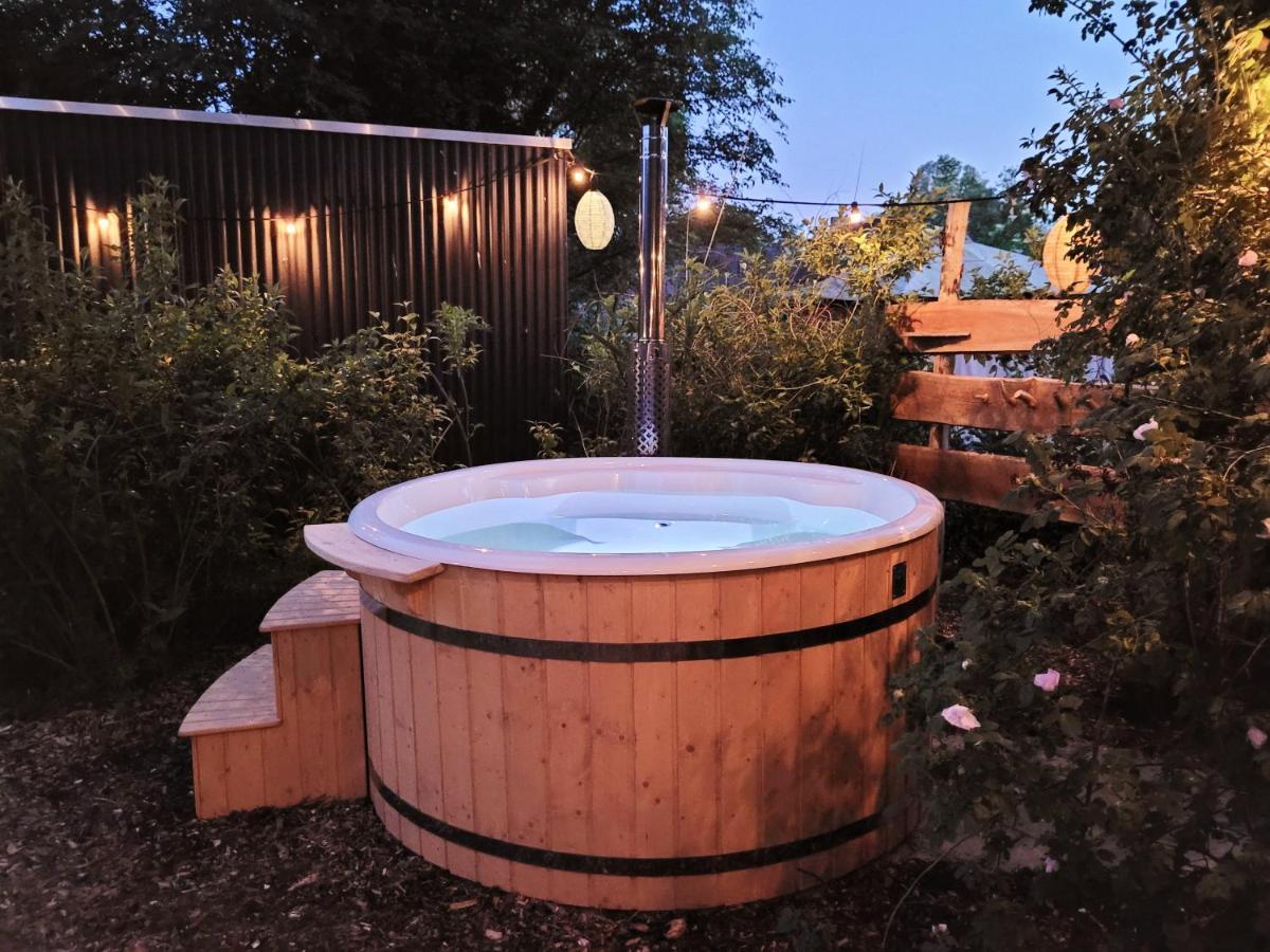 Bohemian Wellness Met Hottub & Sauna Ewijk Ngoại thất bức ảnh